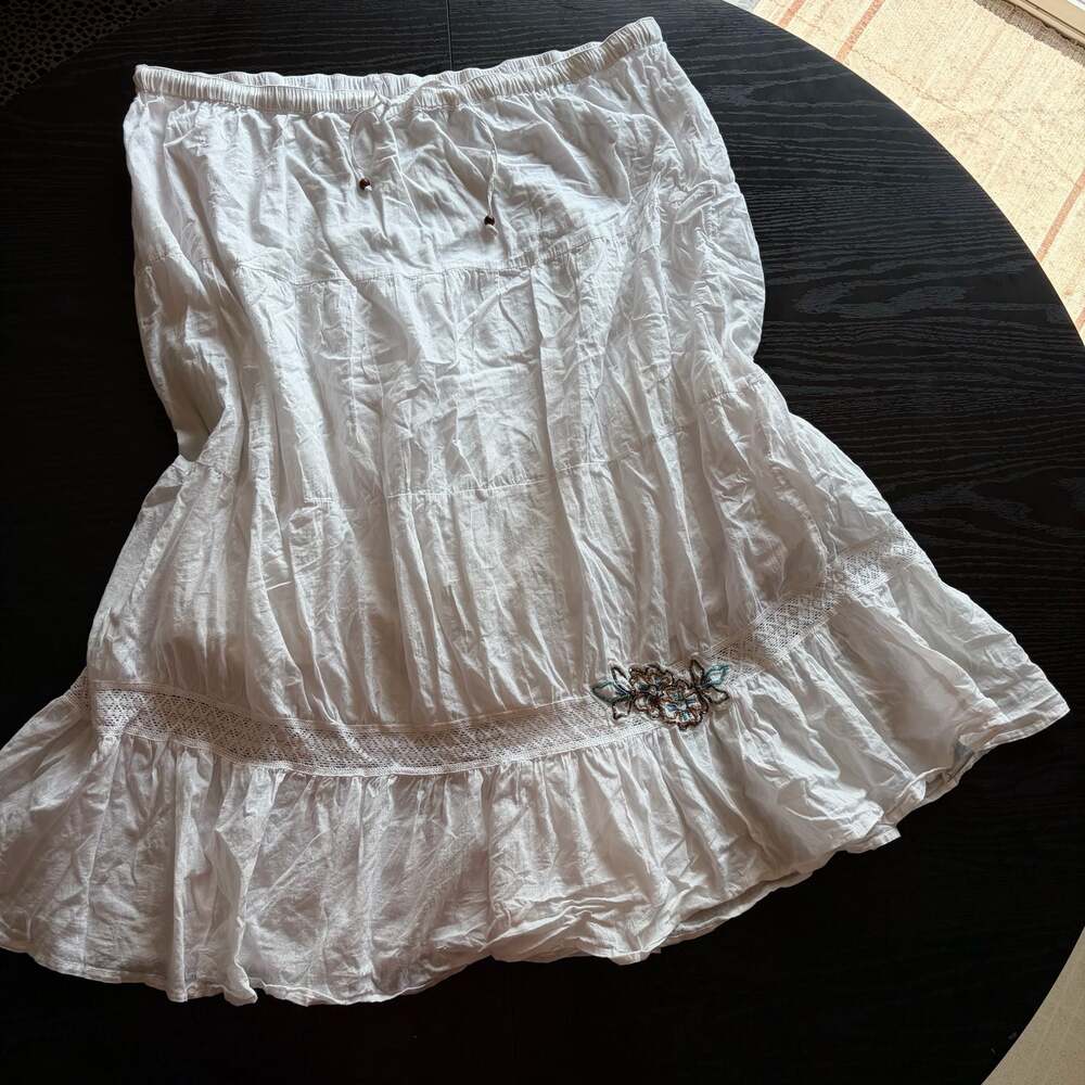 White Stag White Tiered Boho Skirt with Lace Trim and Beaded Flowers
